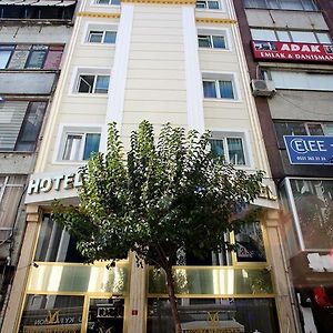 Metrolux Hotel